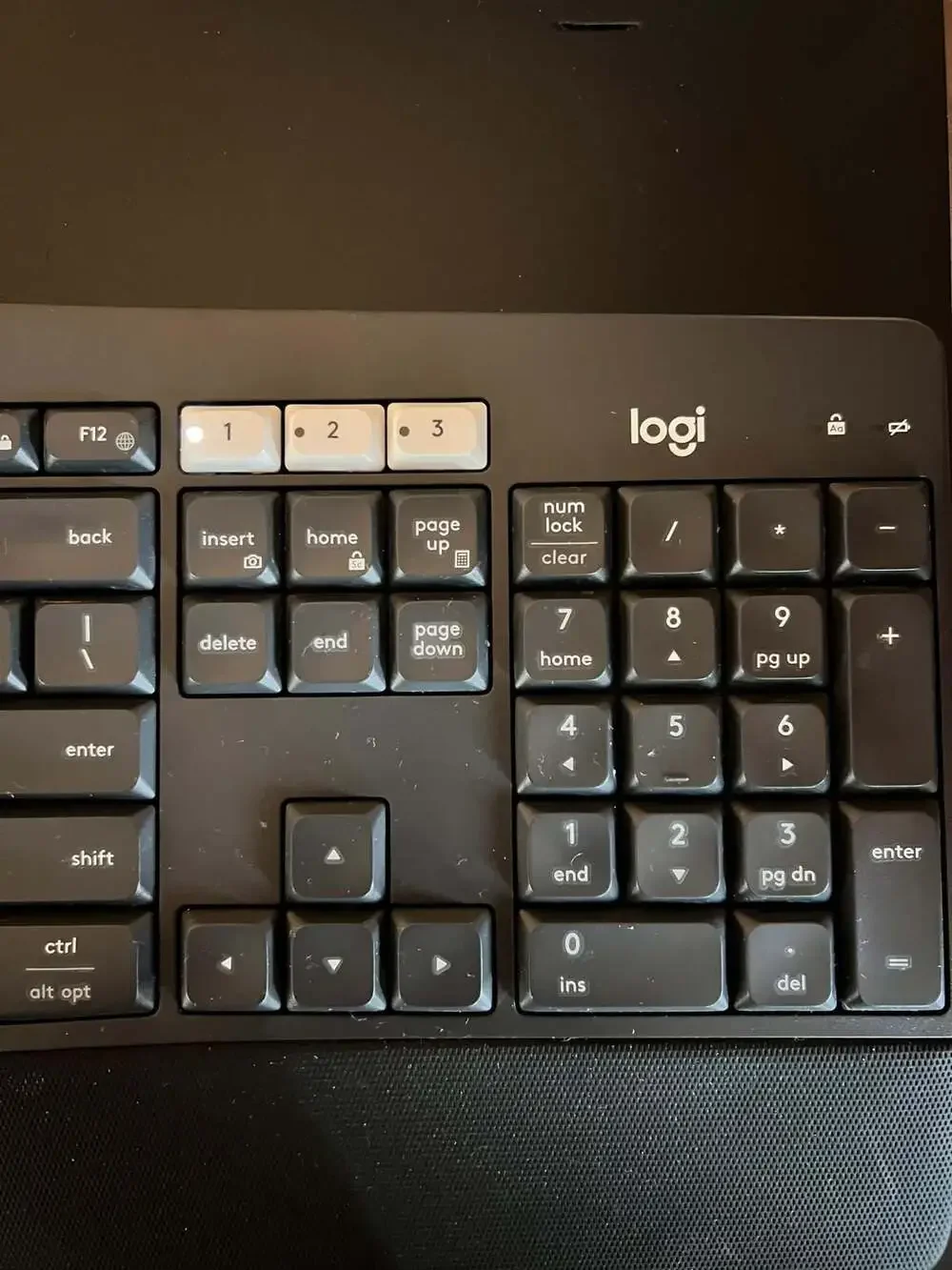Logitech K850 Multi-Device Wireless Keyboard - Picture 2 of 8